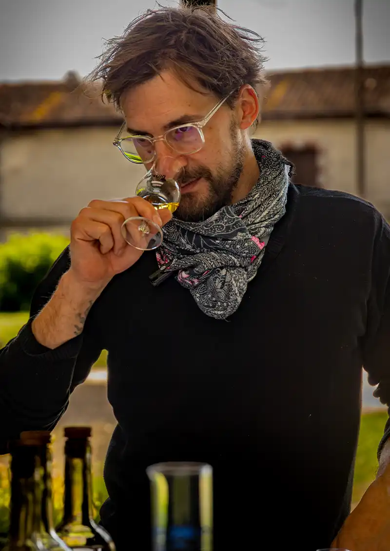 Dominique et Adrien Granchère, 4 générations à la tête de la Distillerie de Fontagard